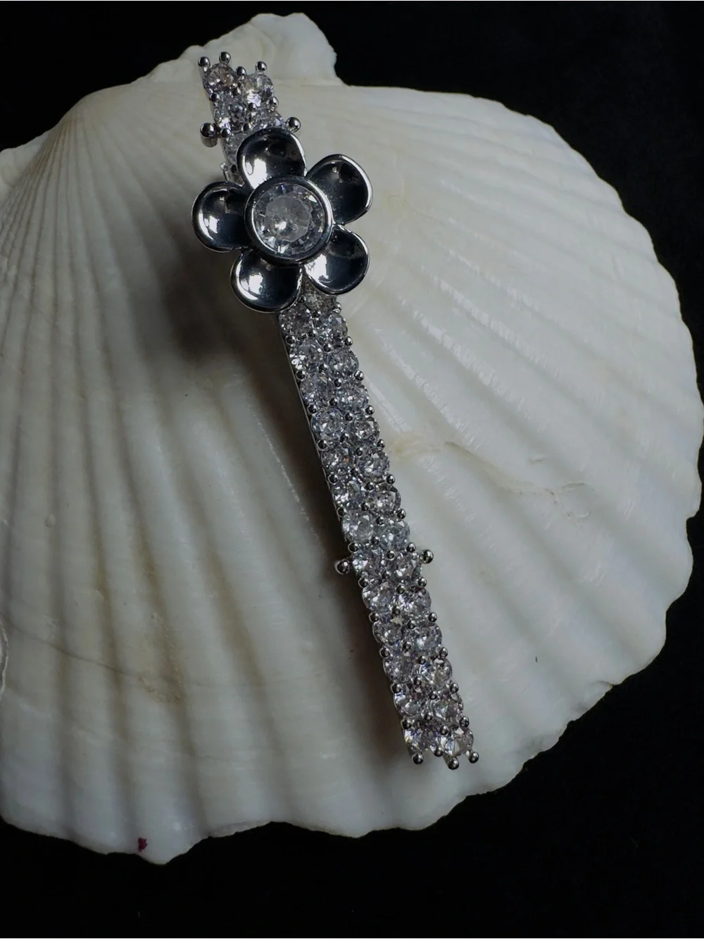 Silver Crystal Flower Hair Clip - Elegant Women’s Hair Accessory